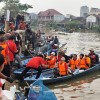 Pungut Sampah Pakai Ketinting, DLH Susuri Sungai Karang Mumus